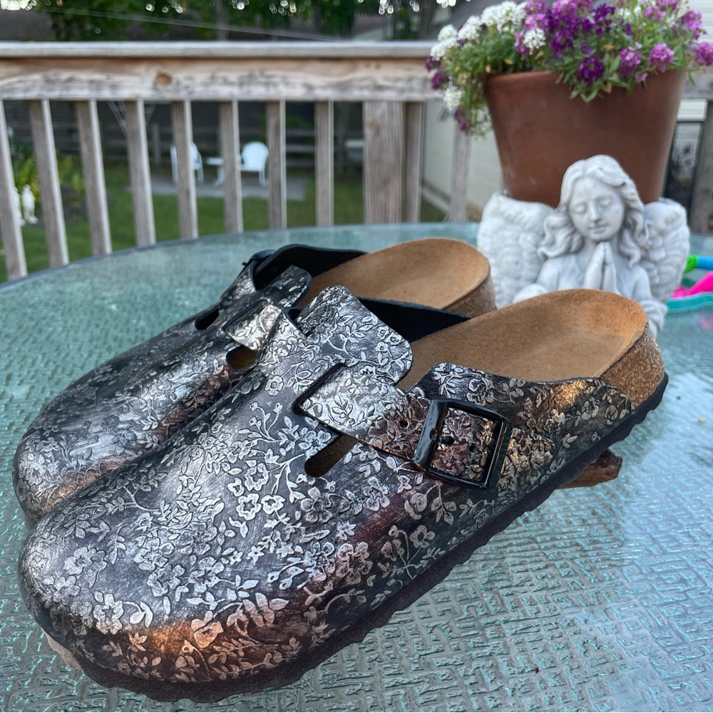 Papillio by Birks Floral Metallic Boston Clogs
